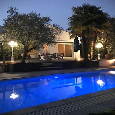 Adorable Guest House Avec Balneo Et Piscine Олон-сюр-Мер Екстериор снимка